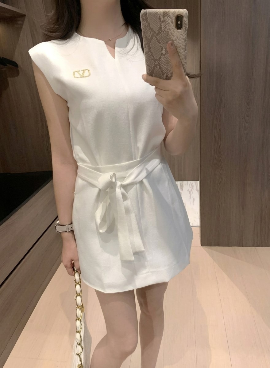 Áo đầm trắng nữ dáng ngắn kèm dây nơ nữ Valentino 1
