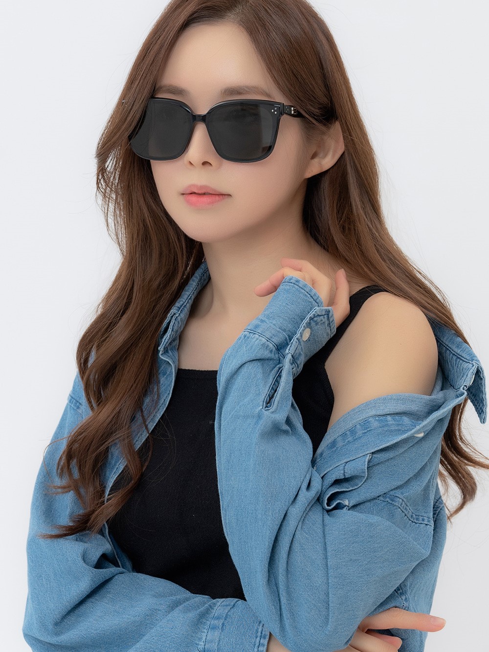 MẮT KÍNH UNISEX GM GENTLE MONSTER DEAR 01 BLACK LENSES SQUARE SHAPE BLACK ACETATE FRAME 2