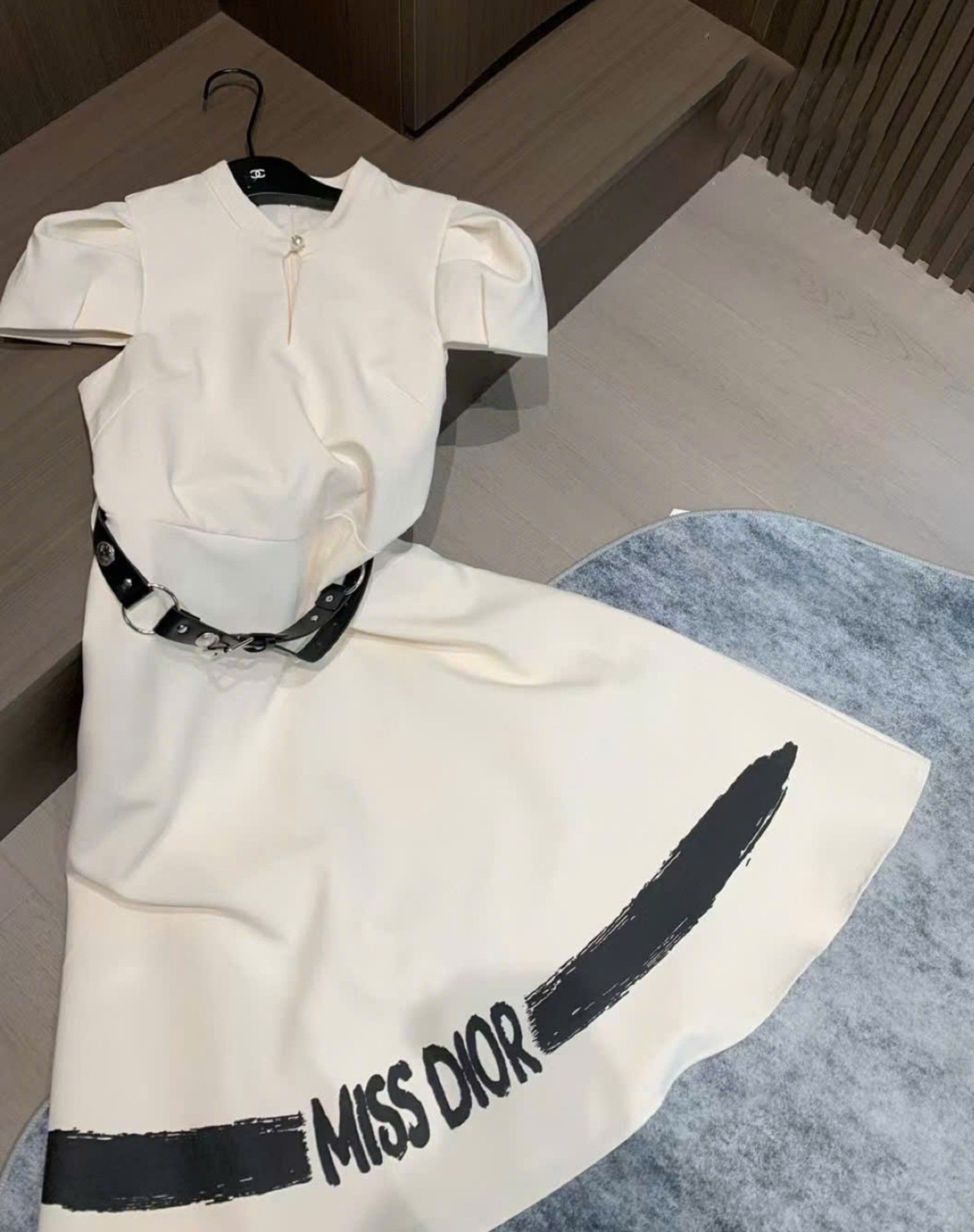 Đầm nữ thời trang dài xòe nữ Dior kèm thắt lưng 4