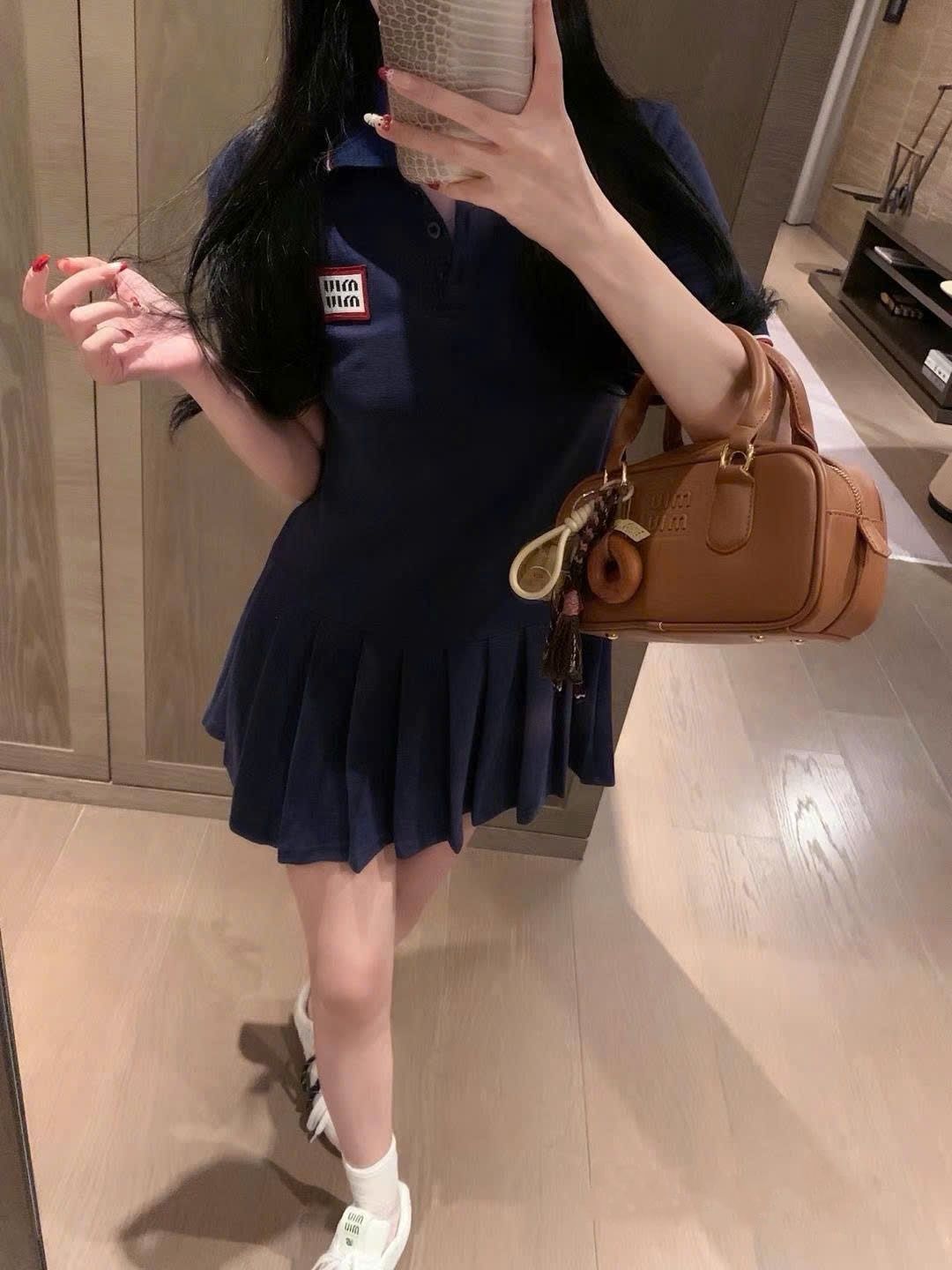 Đầm nữ Miu Miu trắng váy xếp ly 6