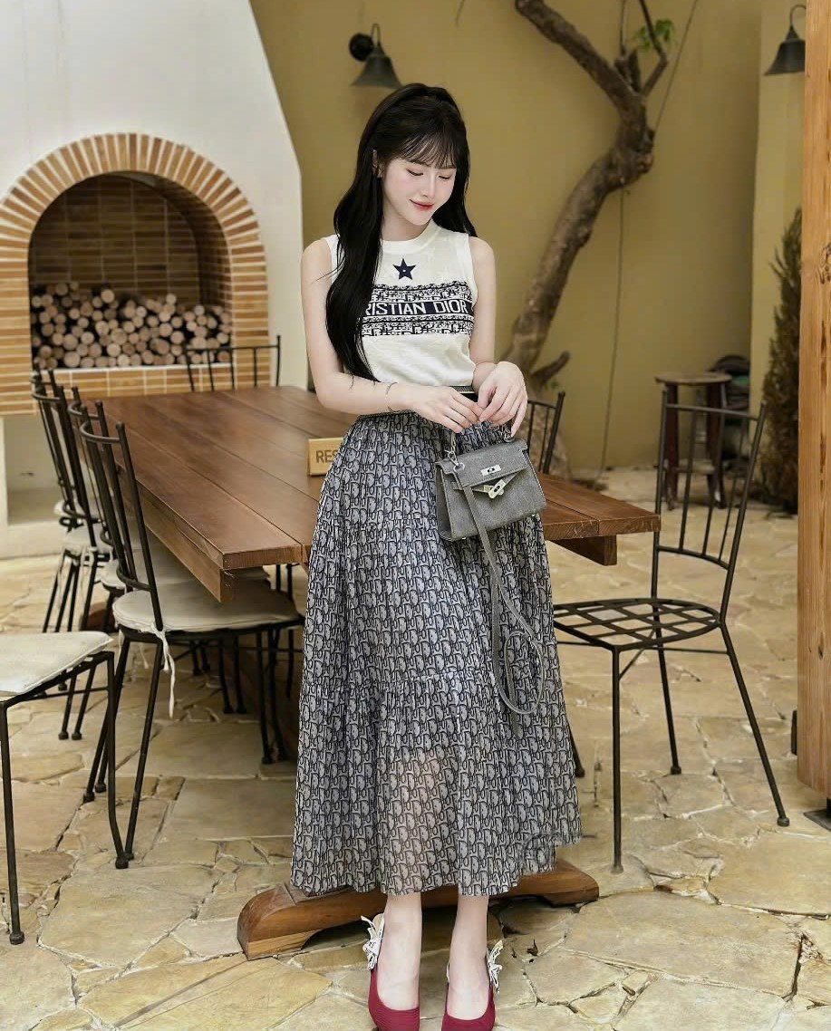 Combo bộ áo dệt kim váy voan dài Dior 3