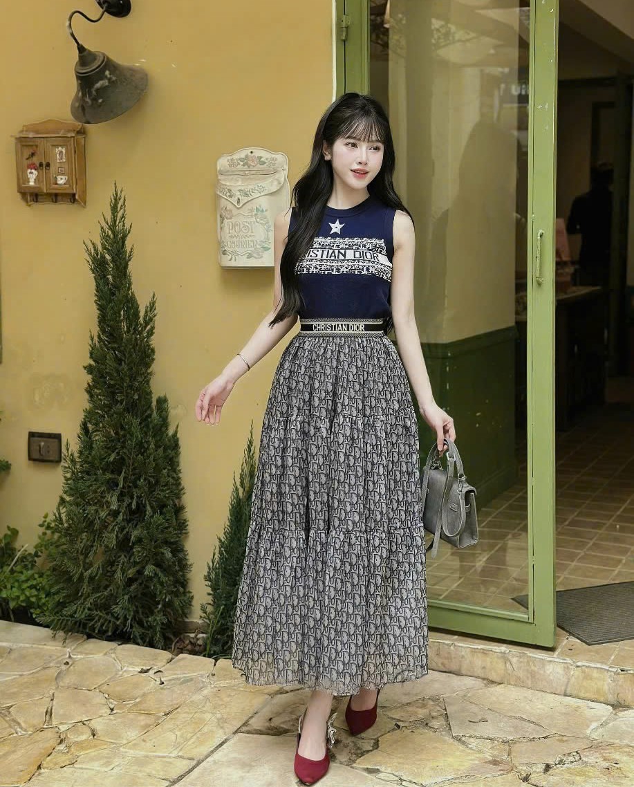 Combo bộ áo dệt kim váy voan dài Dior 8