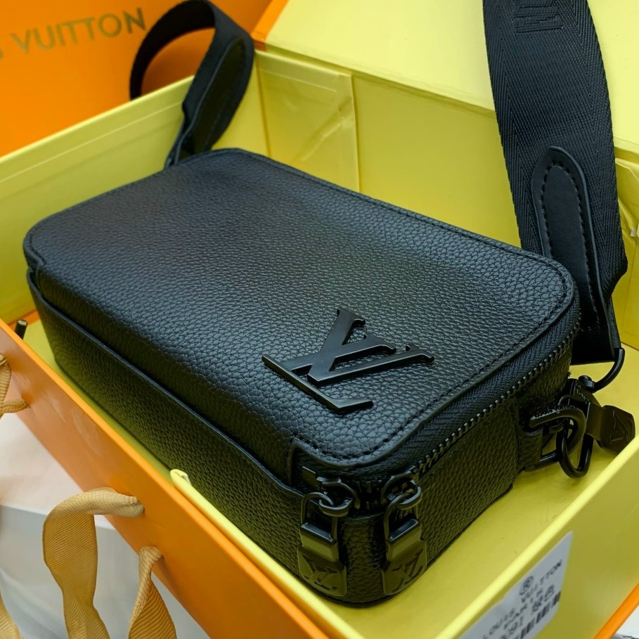 Túi đeo chéo nam Louis Vuitton Duo Messenger Black siêu cấp like Auth