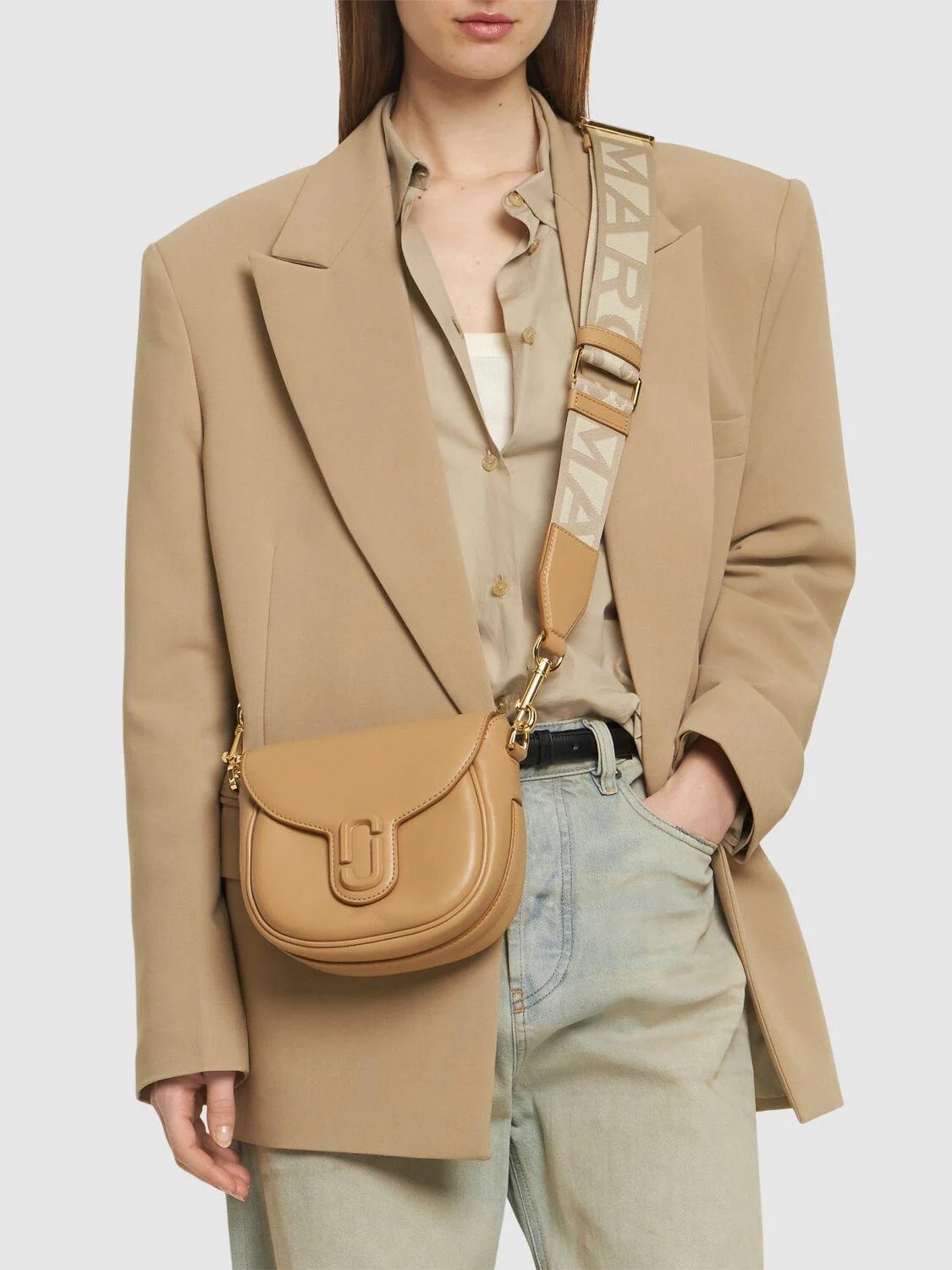 TÚI ĐEO CHÉO MARC JACOBS THE SMALL J MARC LEATHER SADDLE BAG CAMEL 6