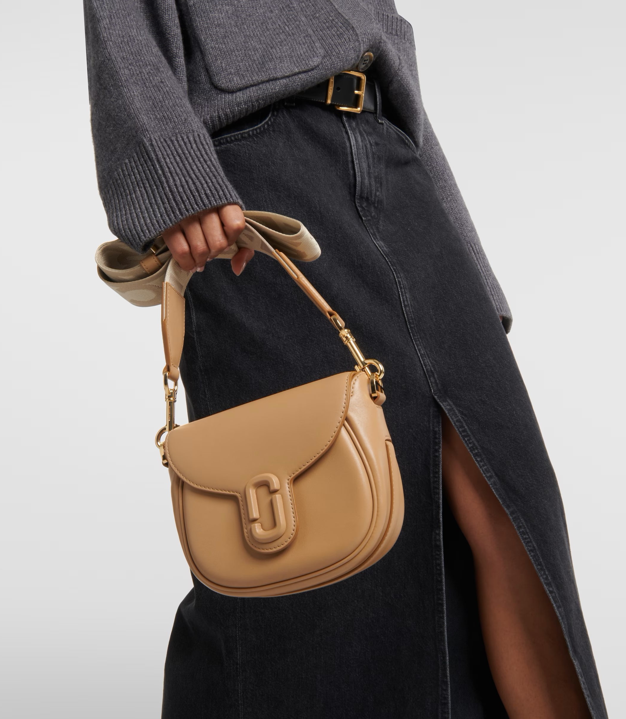 TÚI ĐEO CHÉO MARC JACOBS THE SMALL J MARC LEATHER SADDLE BAG CAMEL 12