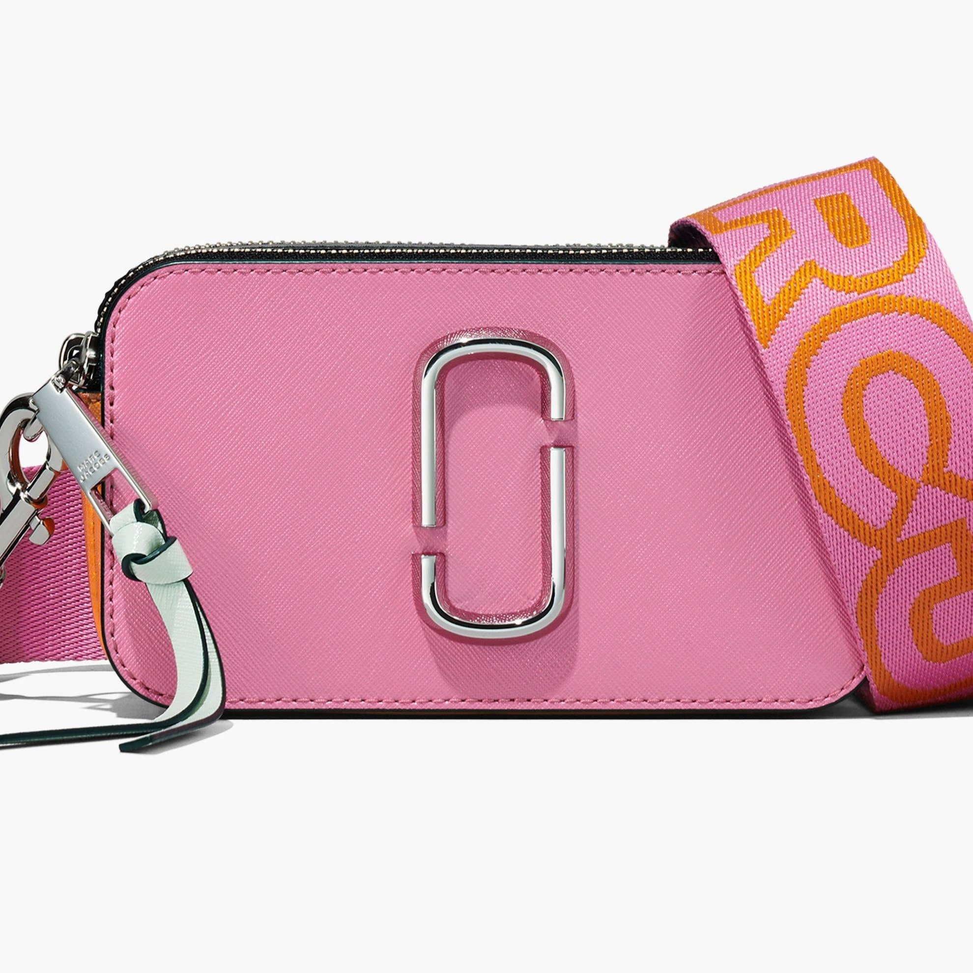 TÚI ĐEO VAI NỮ MARC JACOBS MÀU HỒNG THE SNAPSHOT CROSSBODY BAG IN CANDY PINK MULTI 1