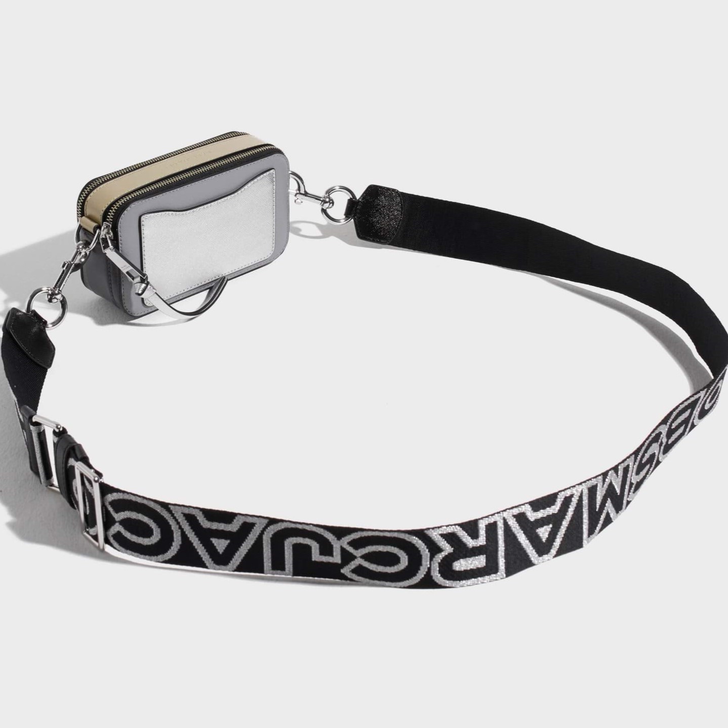 Túi nữ Marc Jacobs màu xám The Snapshot Crossbody Bag In Wolf Grey Multi 22