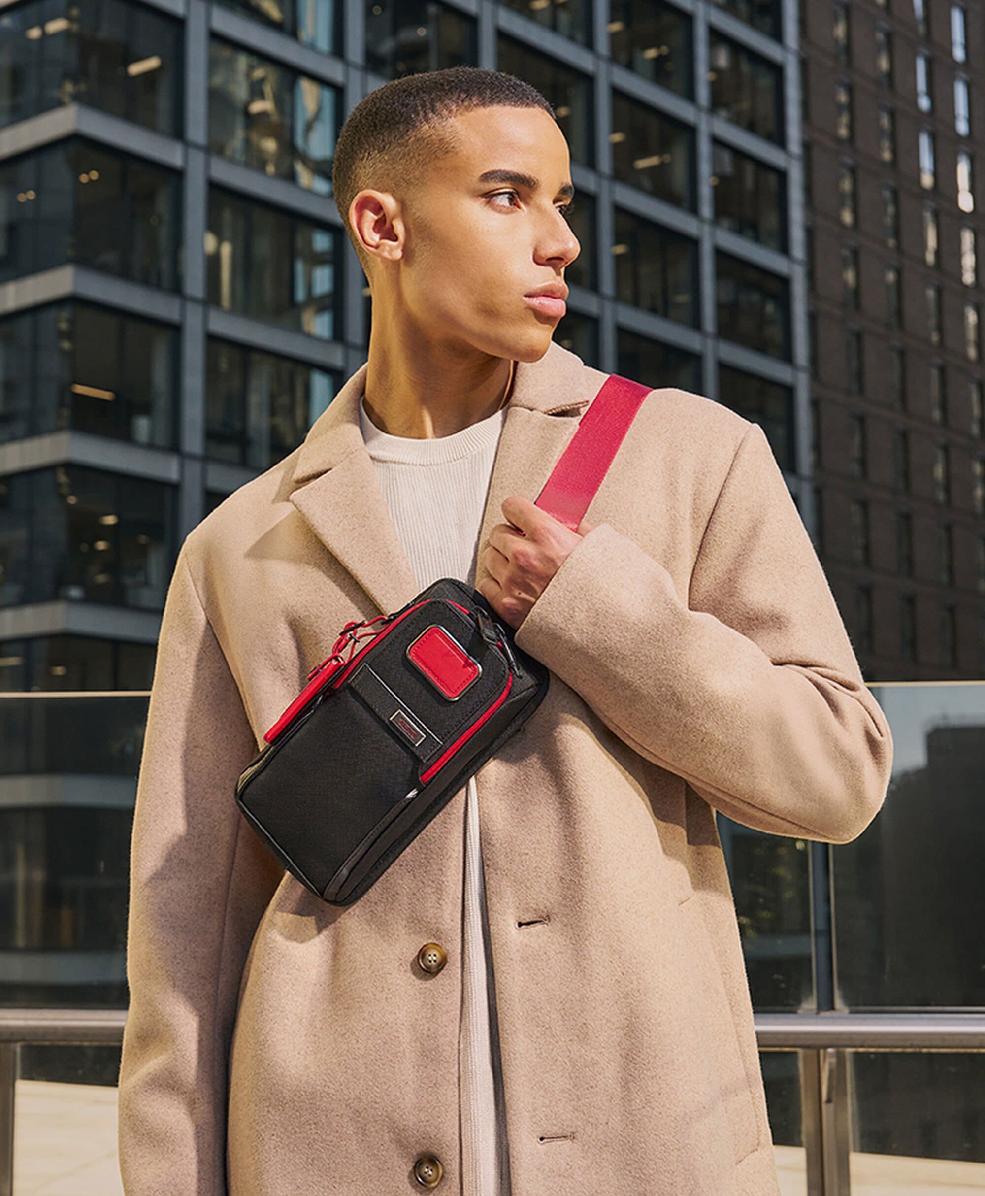 Túi đeo chéo nam Tumi Alpha Compact Sling Ballistic Nylon Black Red 5