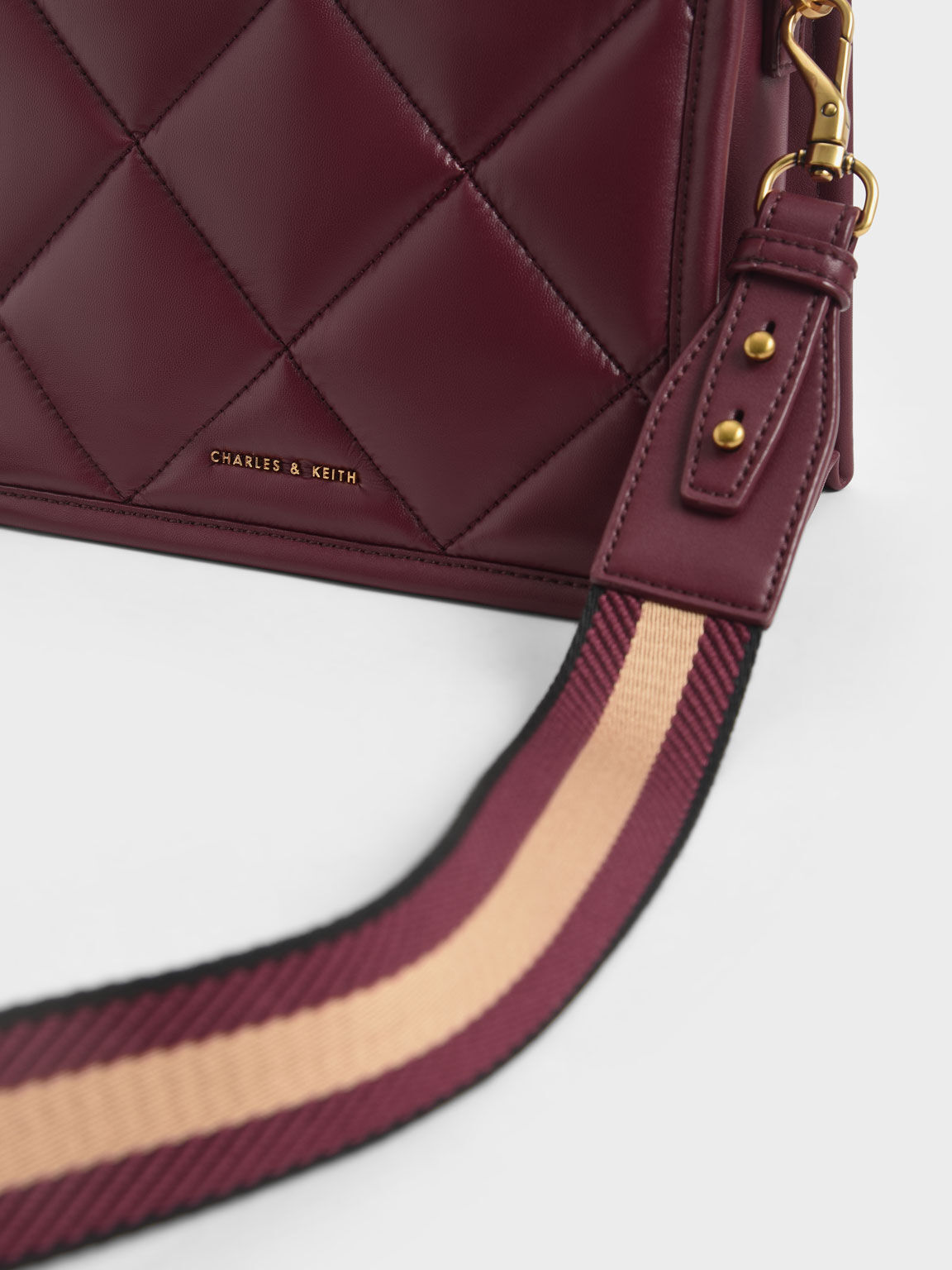 TÚI ĐEO CHÉO CHARLES KEITH QUILTED DOUBLE HANDLE TOTE BAG 22