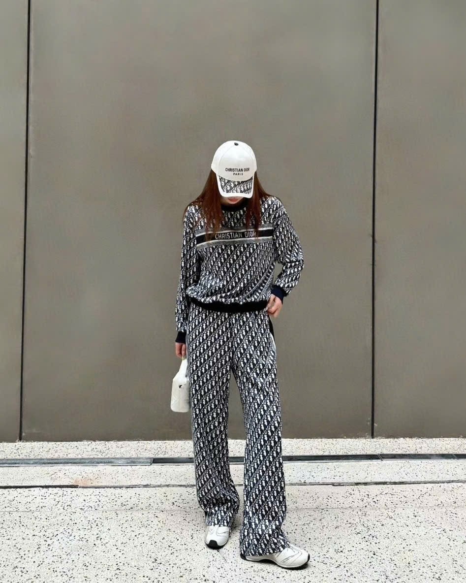 Combo áo quần dài họa tiết hãng Dior 4