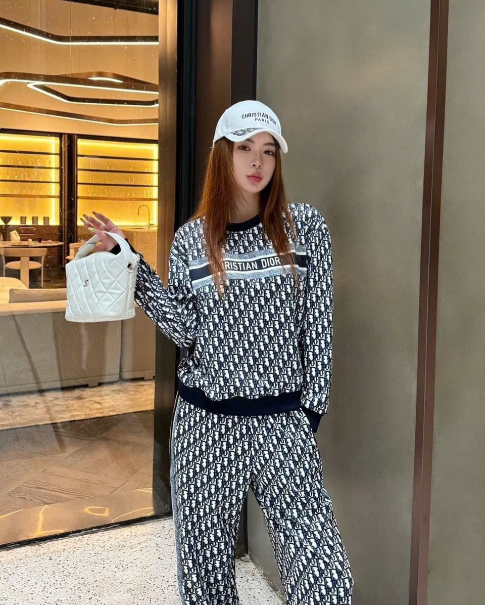 Combo áo quần dài họa tiết hãng Dior 6
