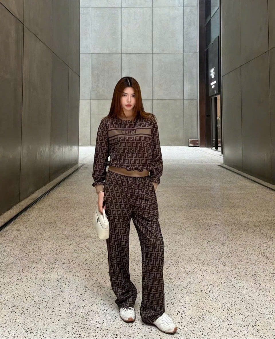Combo áo quần dài họa tiết hãng Fendi nâu 1