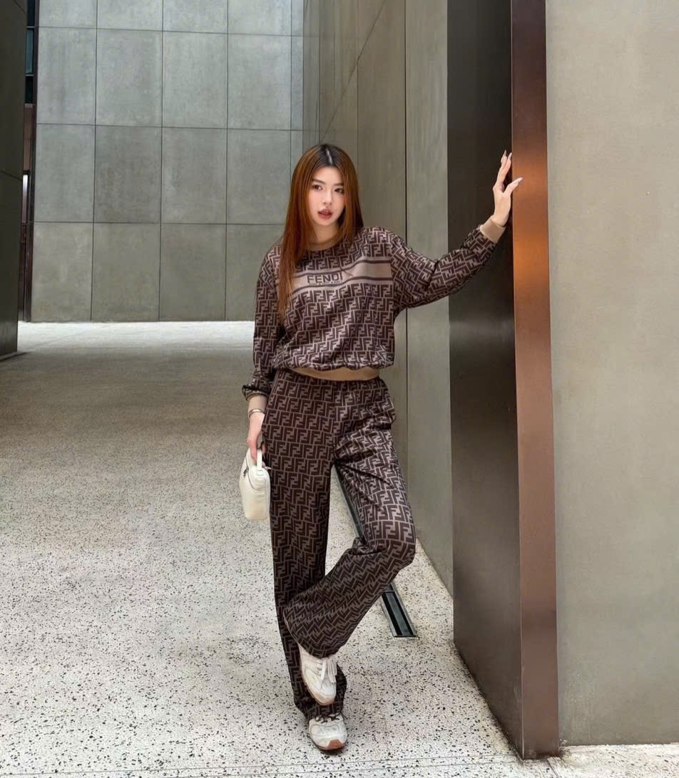 Combo áo quần dài họa tiết hãng Fendi nâu 3