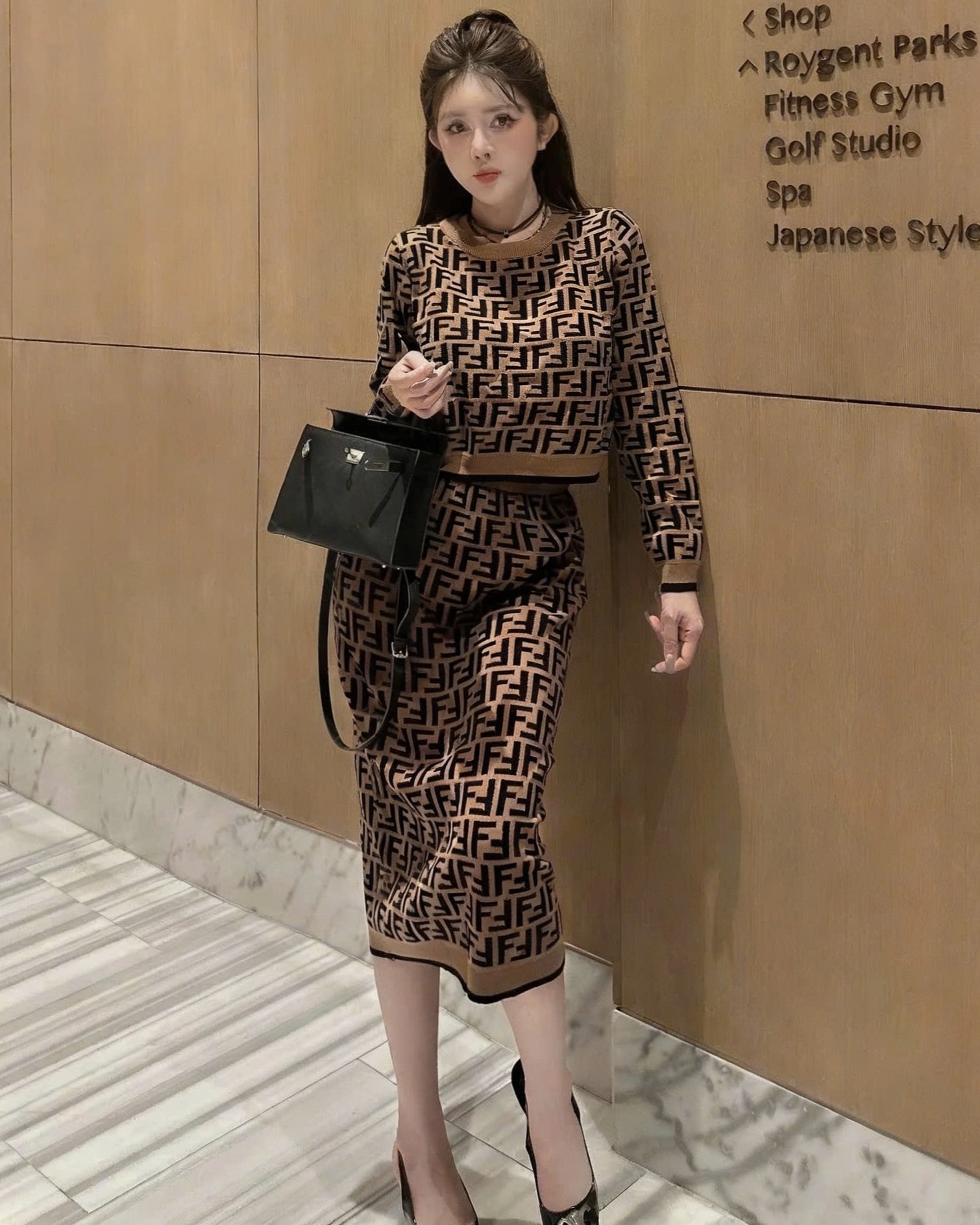 ombo áo váy họa tiết hãng Fendi 2