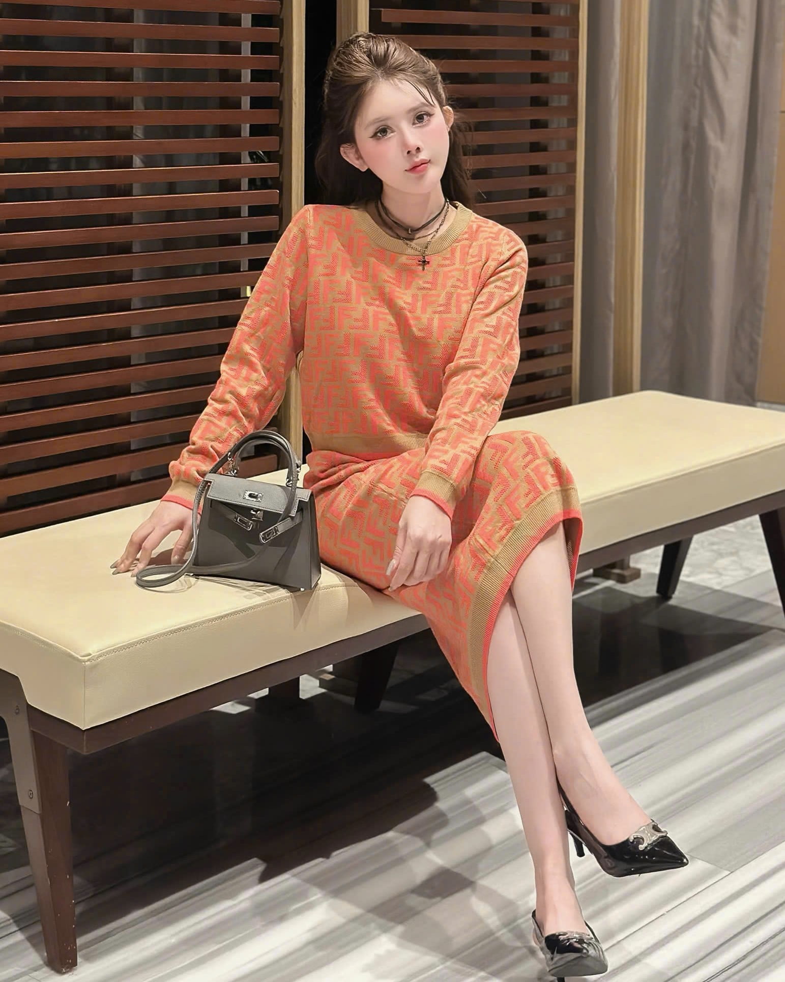 ombo áo váy họa tiết hãng Fendi 5