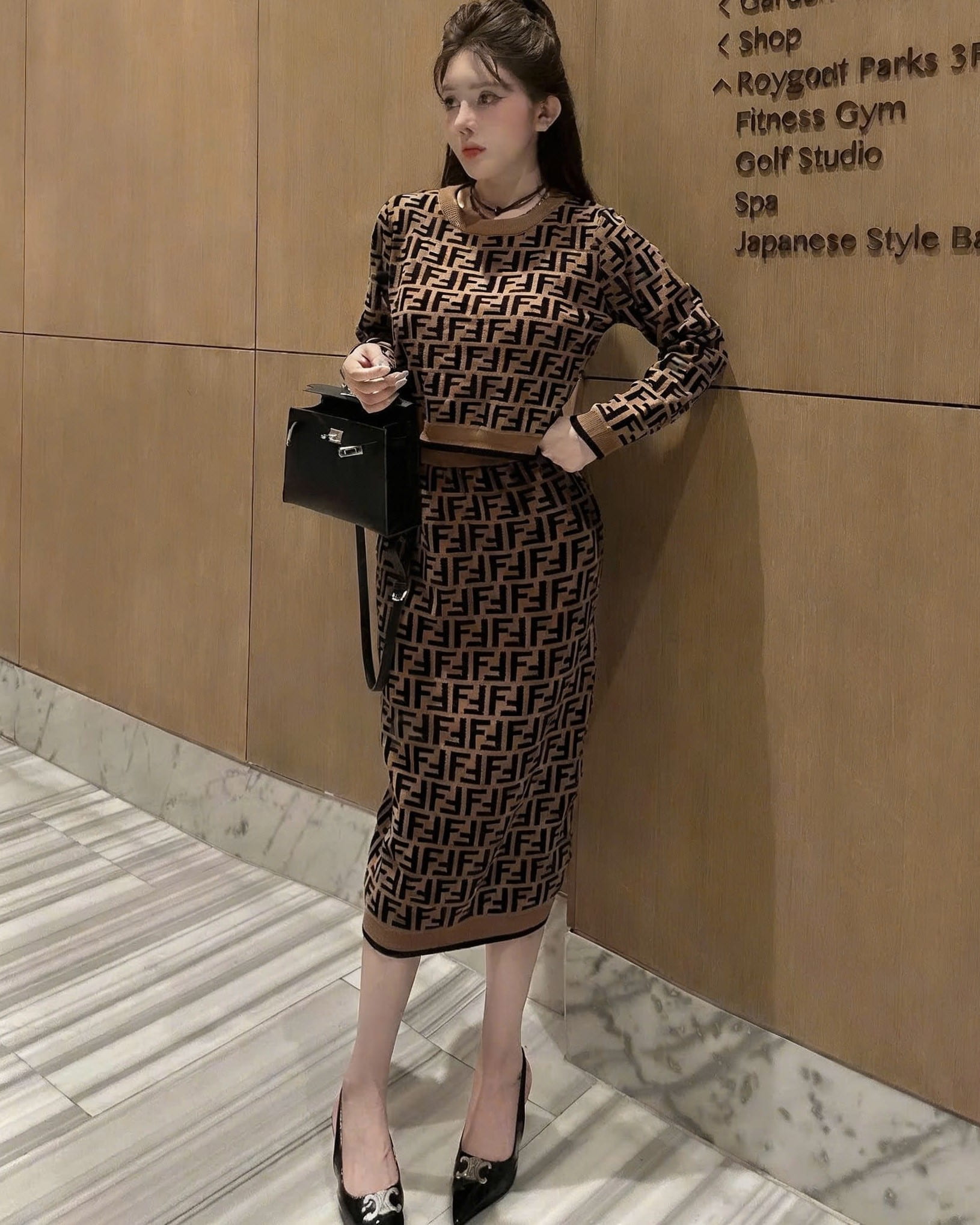 ombo áo váy họa tiết hãng Fendi 6