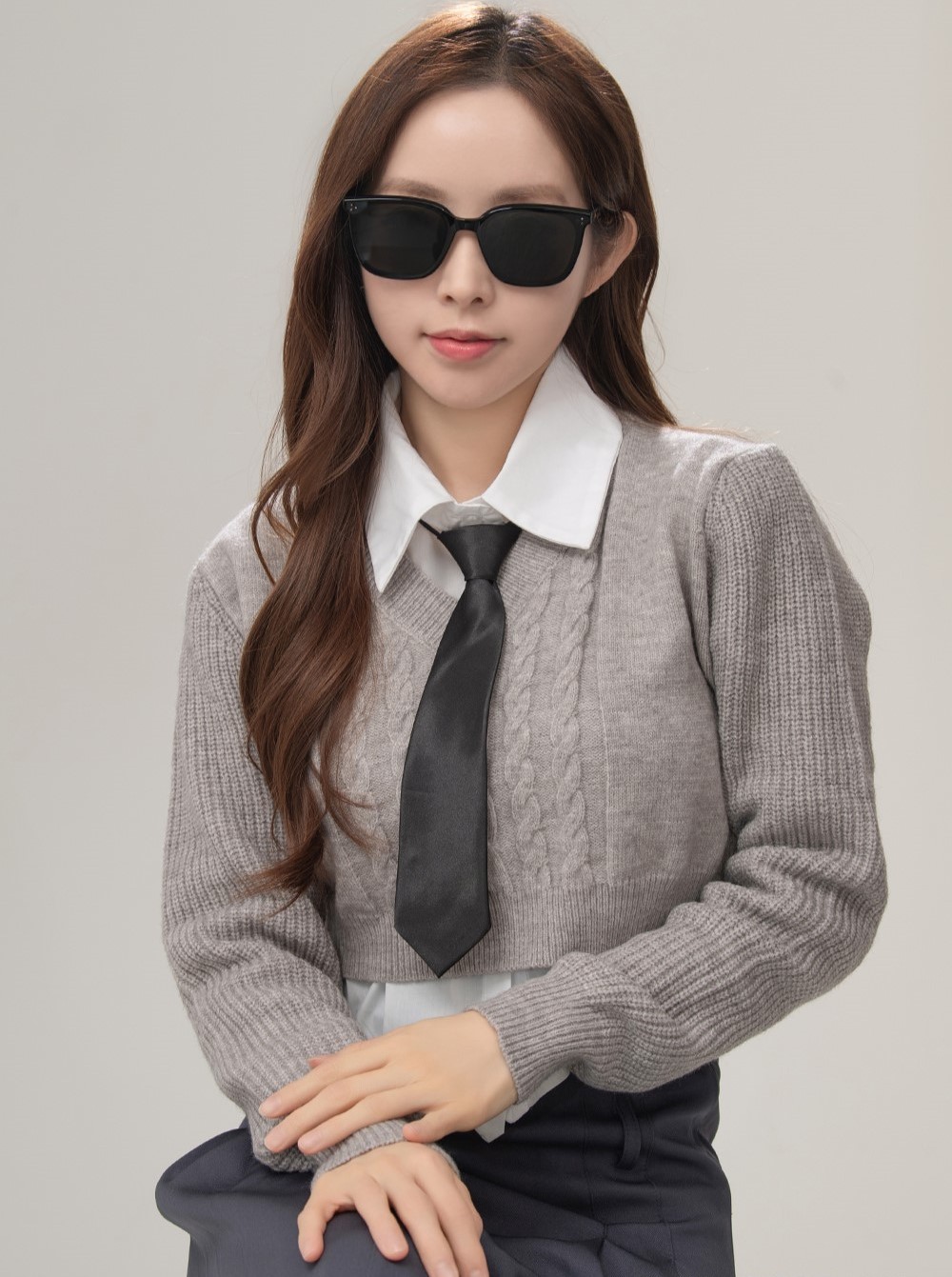 Kính GM Gentle Monster By Row 01 Black Lenses Black Acetate Frame 14