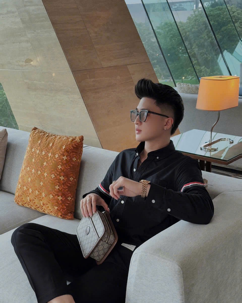 Áo sơ mi nam màu đen Thom Browne Three-stripe Shirt Black 6