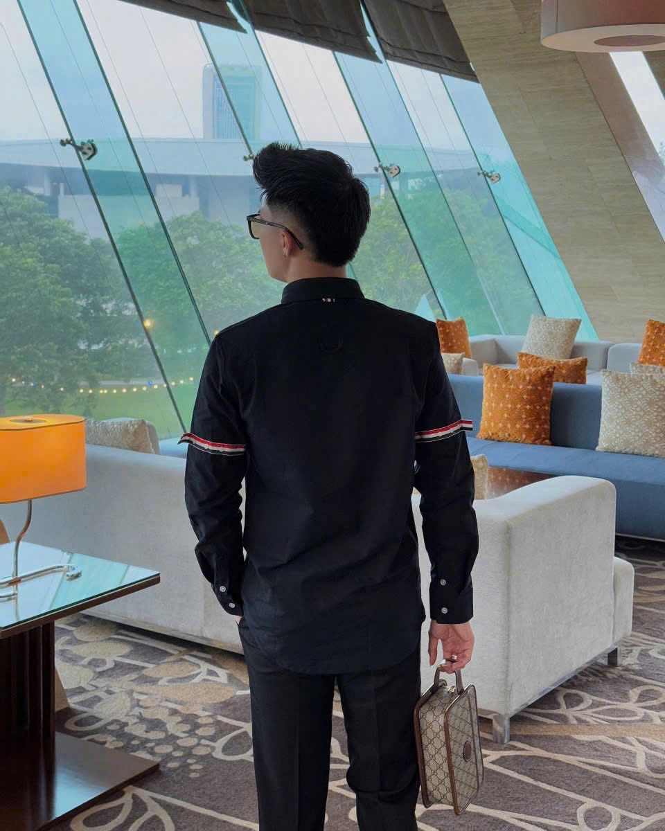 Áo sơ mi nam màu đen Thom Browne Three-stripe Shirt Black 8