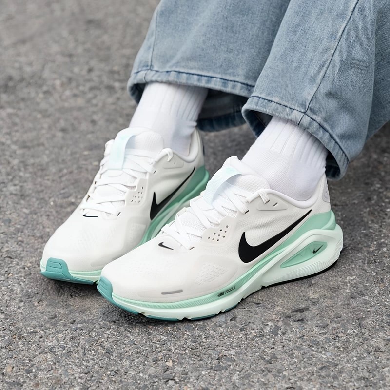Giày thể thao Nike Structure 26 Road Running Shoes White Barely Green HJ1101-100 6
