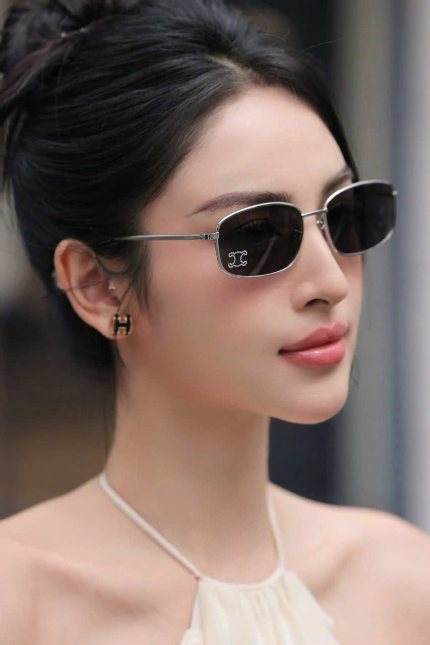 Kính Celine Triomphe Shiny Palladium Smoke CL40285U 7