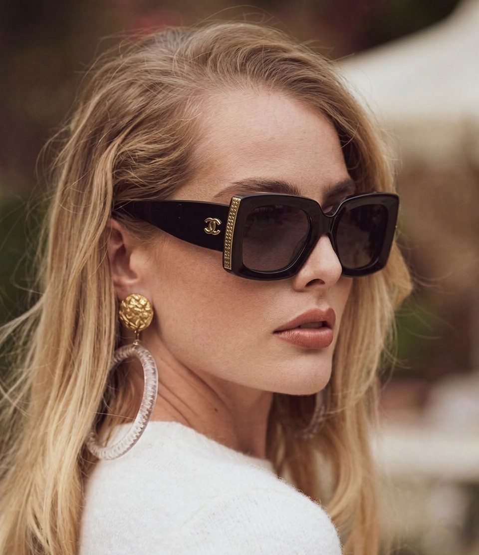 Kính mát thời trang Chanel Rectangle Acetate Sunglasses 5435 4