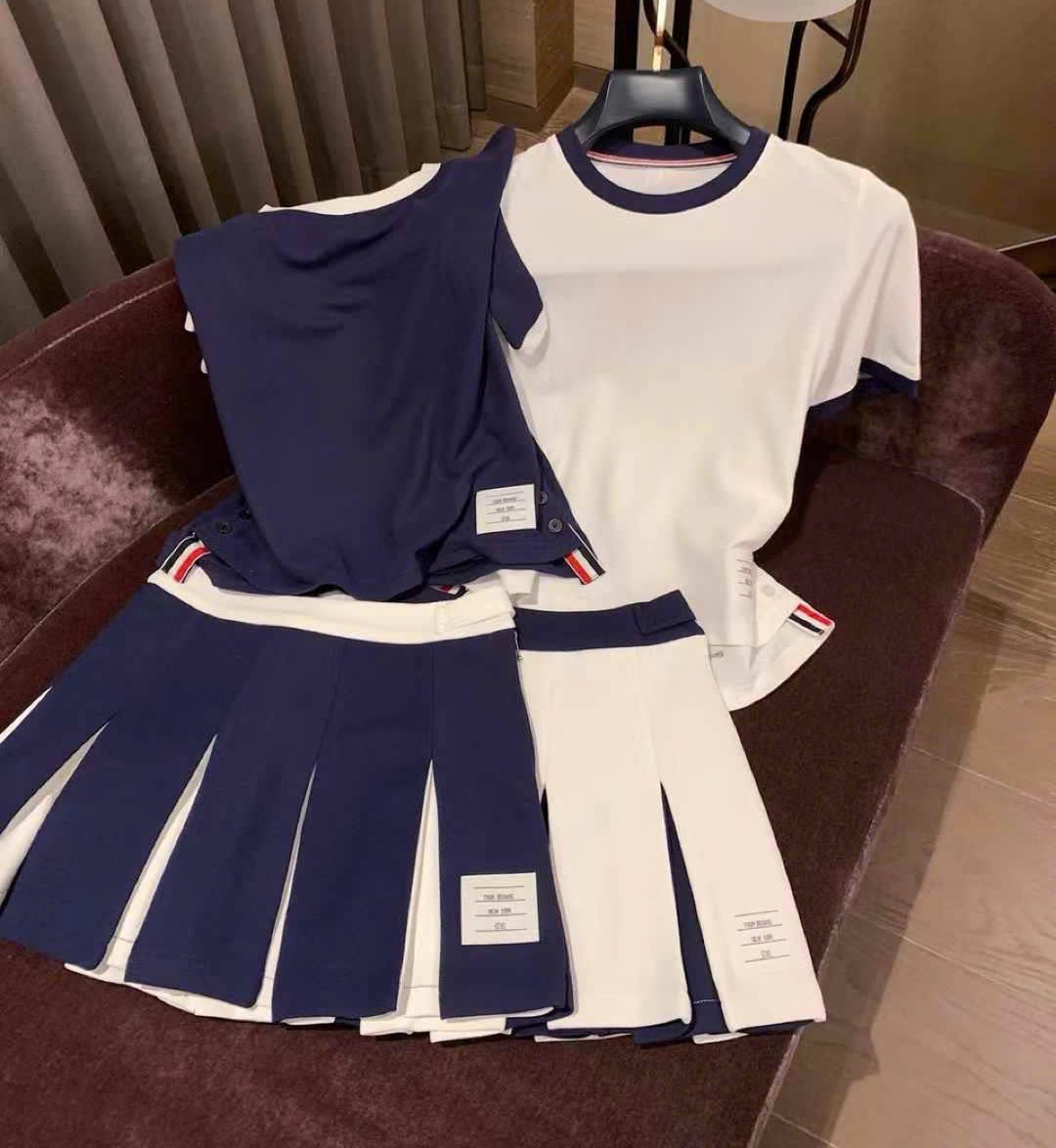 Combo bộ áo thun váy xếp ly Thom Browne 4