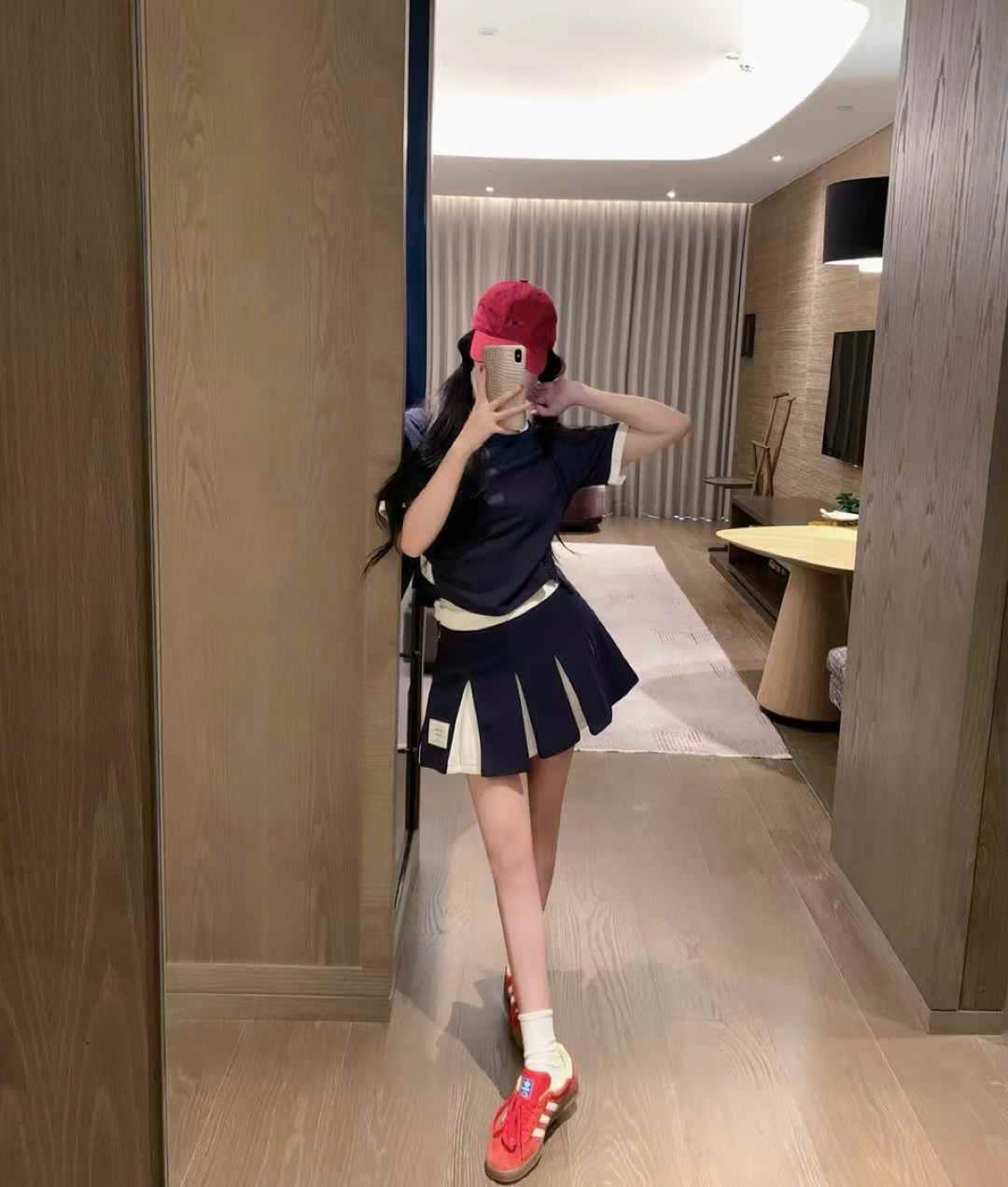 Combo bộ áo thun váy xếp ly Thom Browne 6