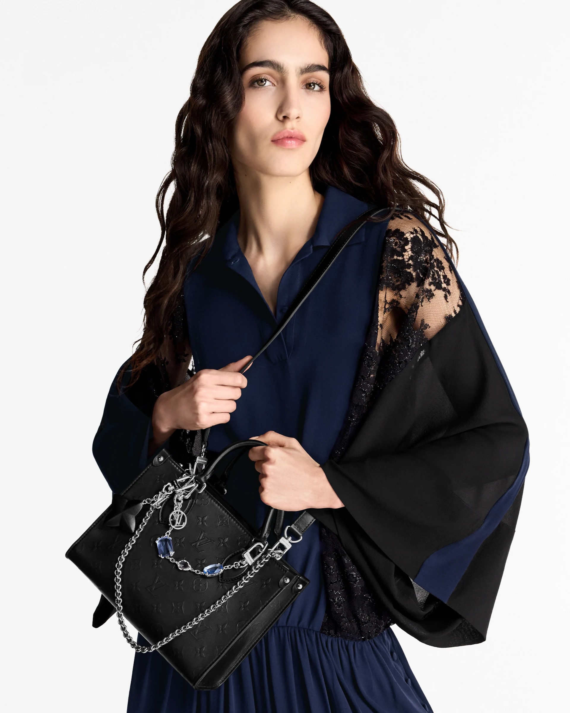 Túi đeo chéo Louis Vuitton OnTheGo PM Black M14576 5