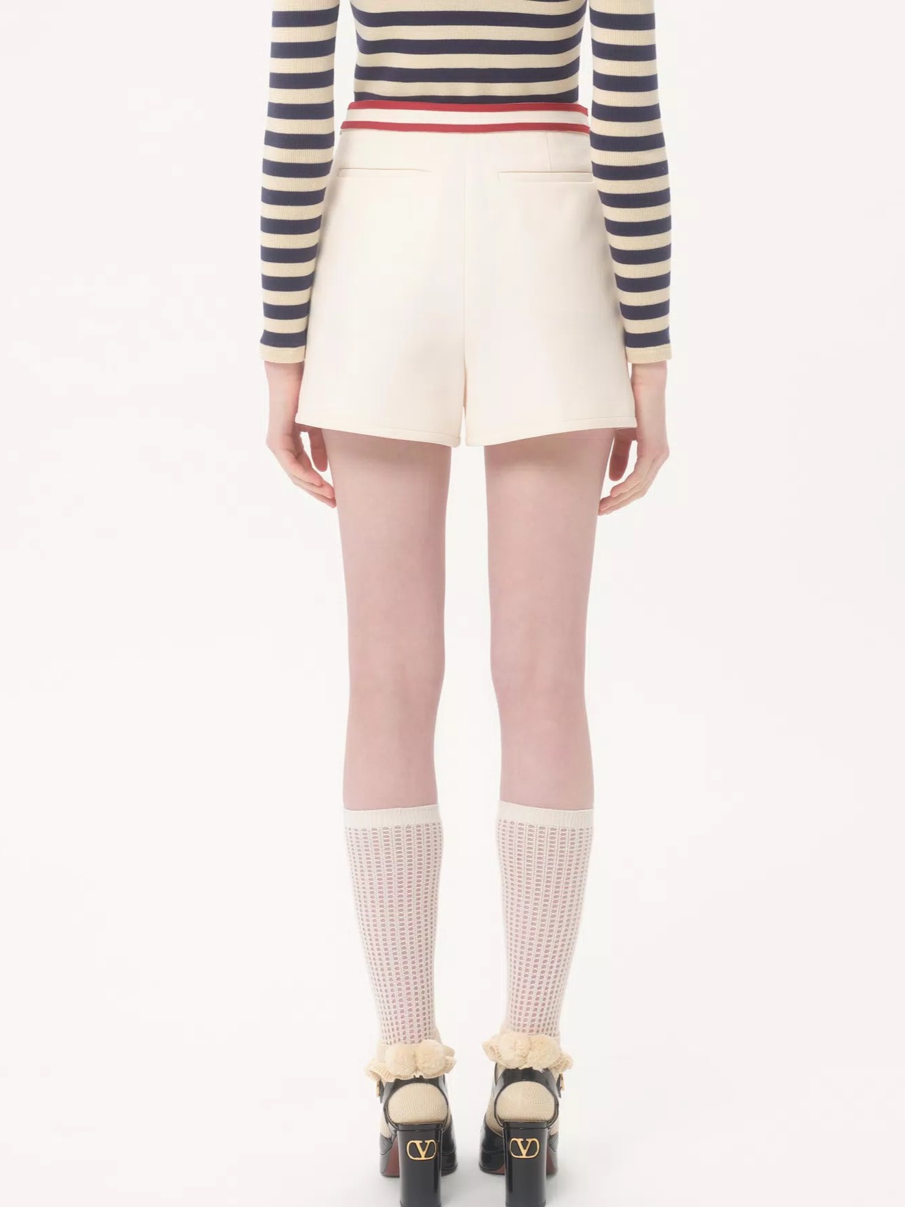 Quần ngắn nữ Valentino Crepe Couture Shorts with V Gold 1