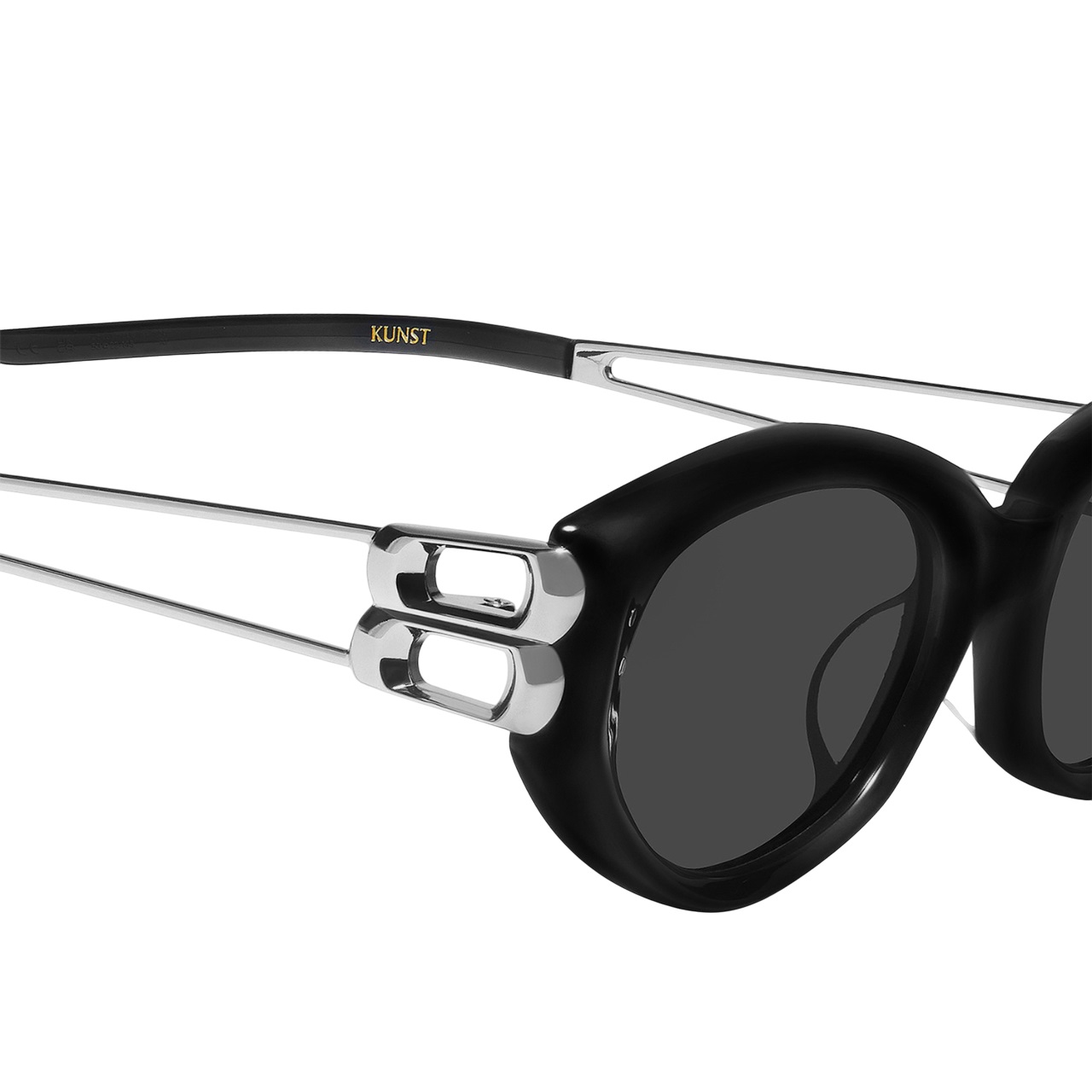 Mắt kính Gentle Monster Kunst 01 Sophisticated Cat-eye Sunglasses in Black 1
