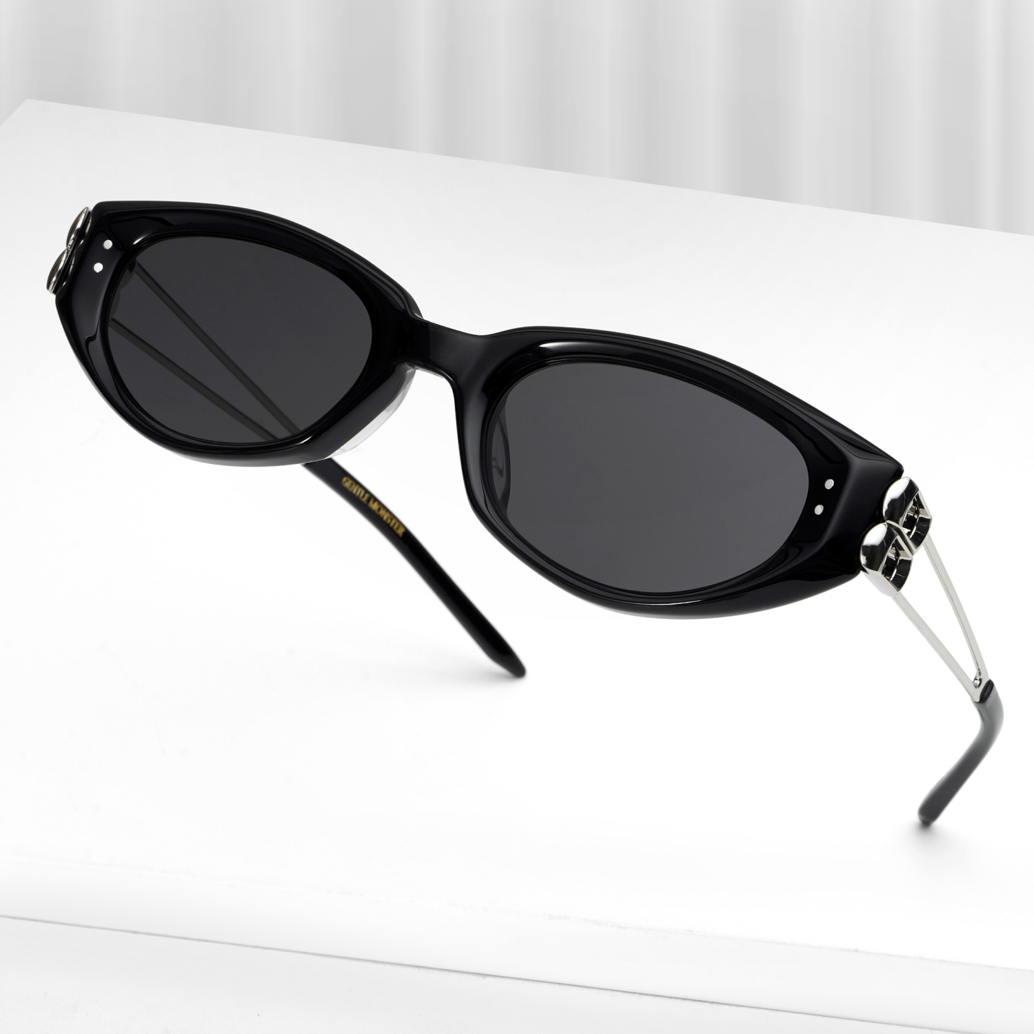 Mắt kính Gentle Monster Kunst 01 Sophisticated Cat-eye Sunglasses in Black 14