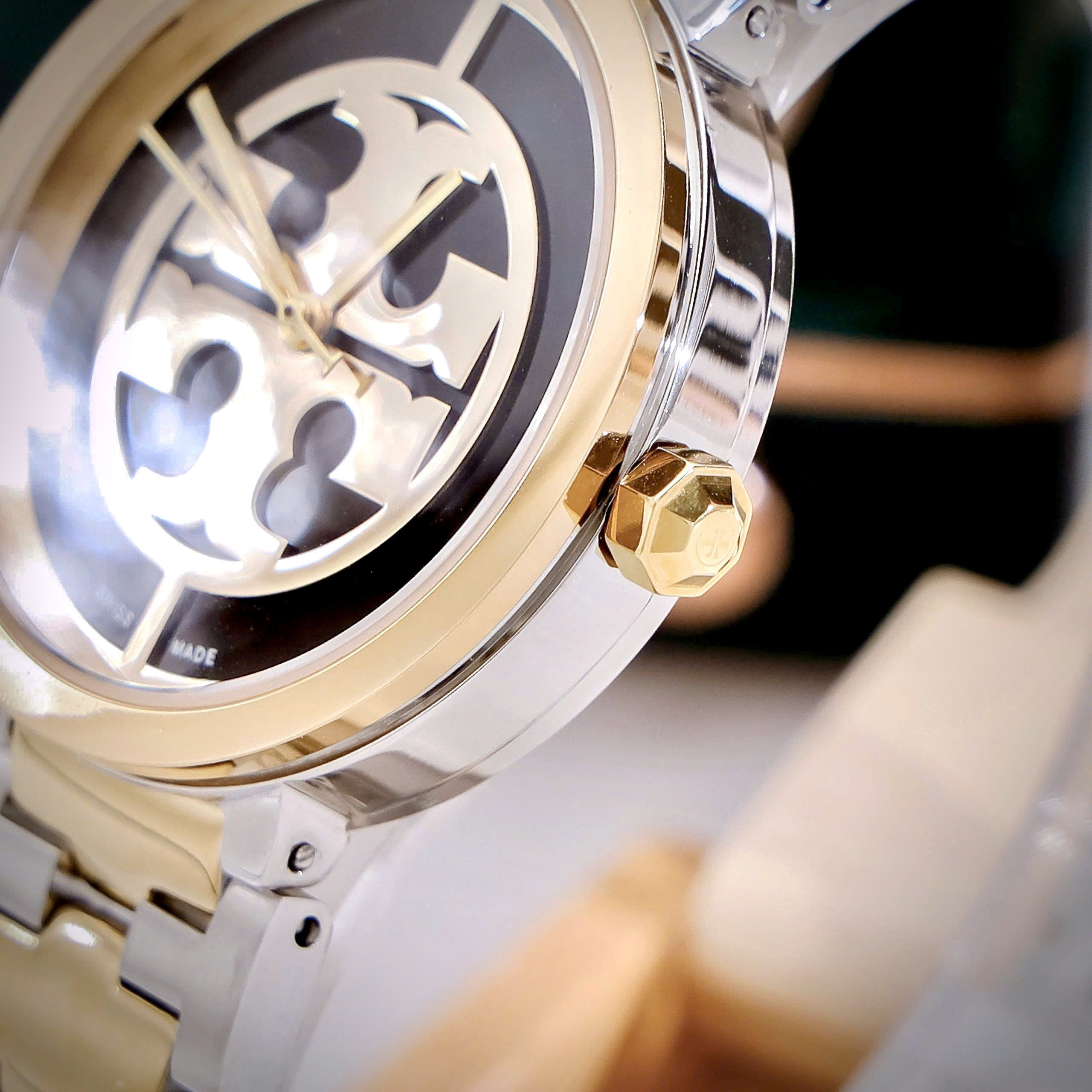 Đồng hồ đeo tay nữ Tory Burch Reva Watch Two-tone Gold Stainless Steel TBW4016 5