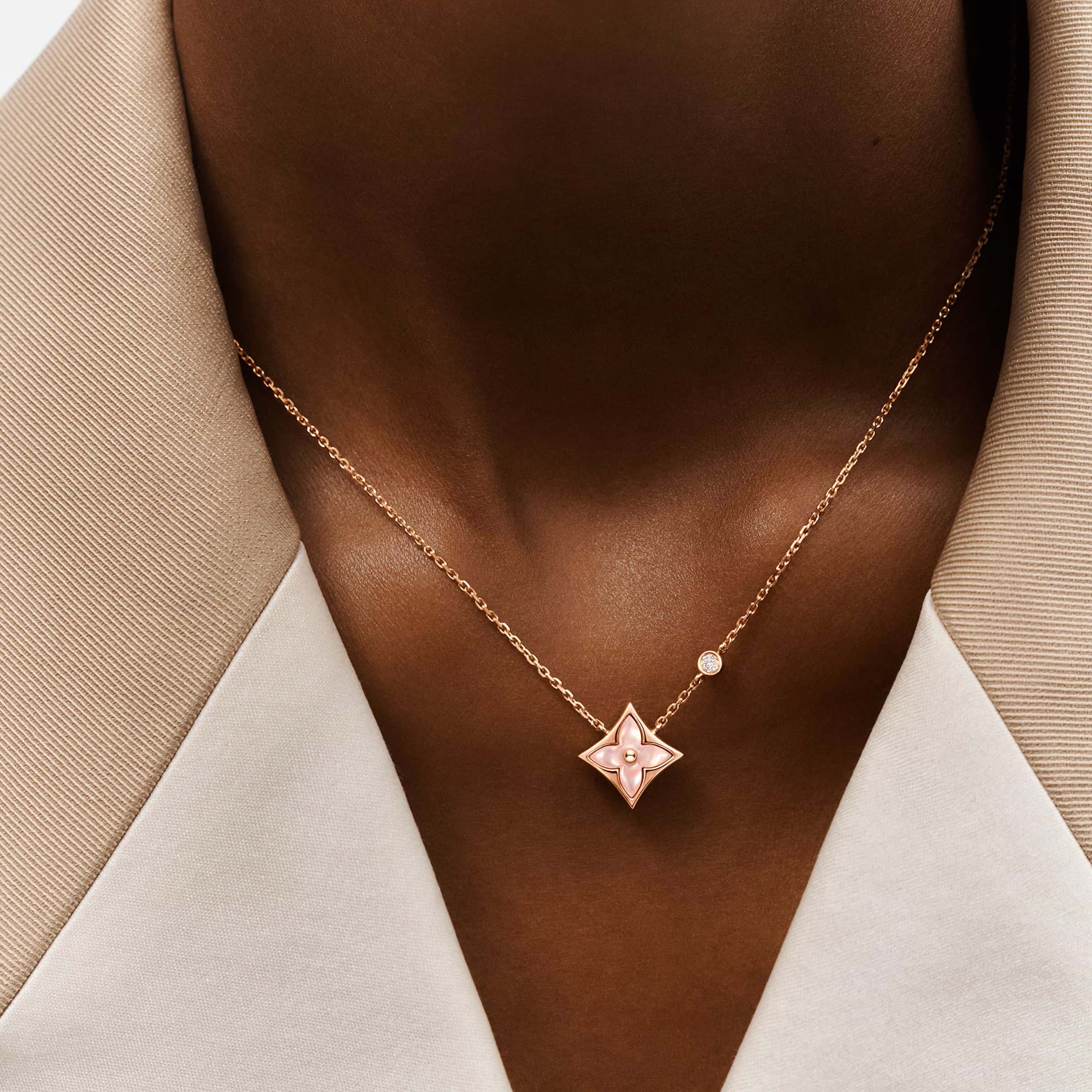 Dây Chuyền nữ LV Louis Vuitton Color Blossom Star BB Pendant Pink Gold Pink Mother Of Pearl and Diamond Q93612 2