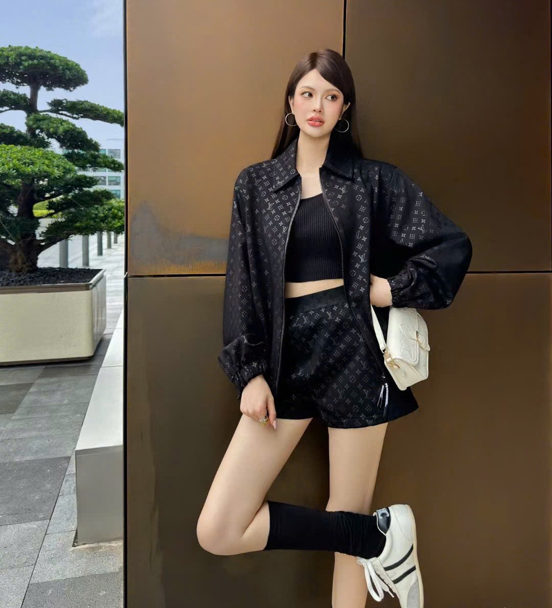 Quần ngắn thời trang LV Louis Vuitton Monogram Jogging Shorts Black 8