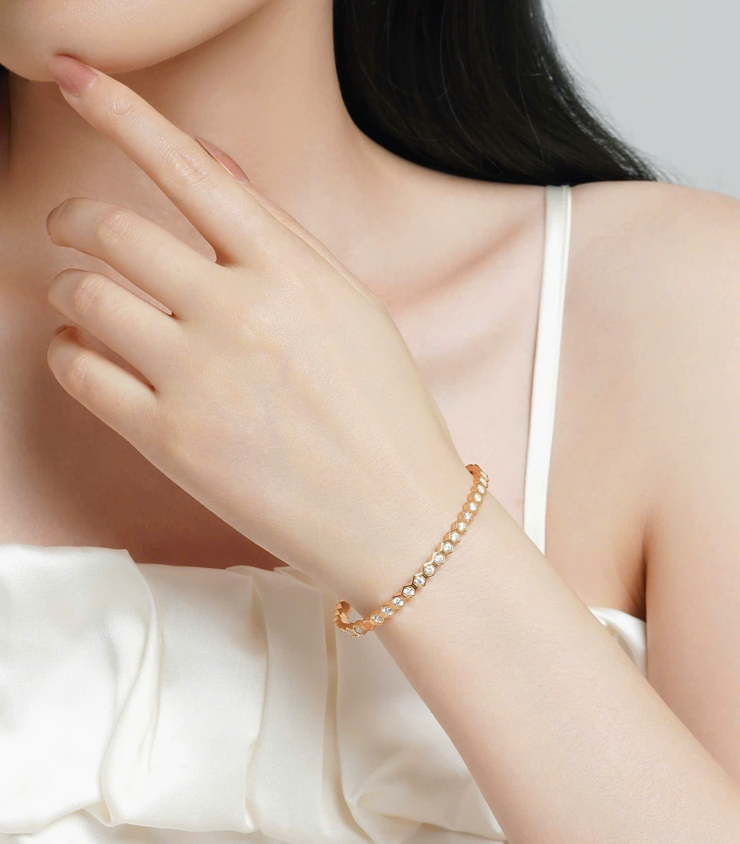 Vòng đeo tay Bee de Chaumet Bracelet Rose Gold Diamonds 13