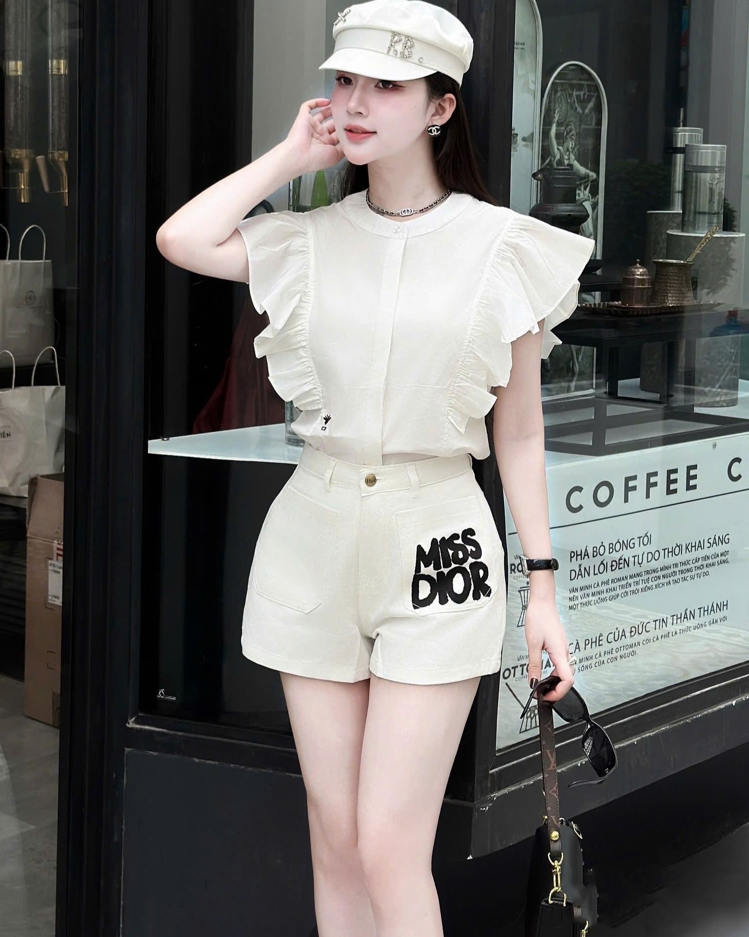 Combo áo trắng bèo quần short Miss Dior 11
