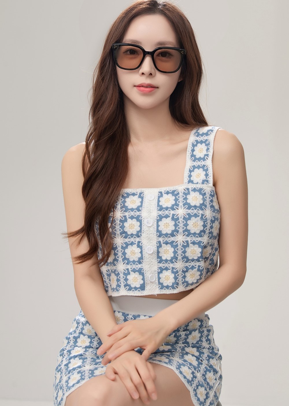 Kính Gentle Monster Loloe 01(BR) Brown Lenses Black Acetate Frame 11