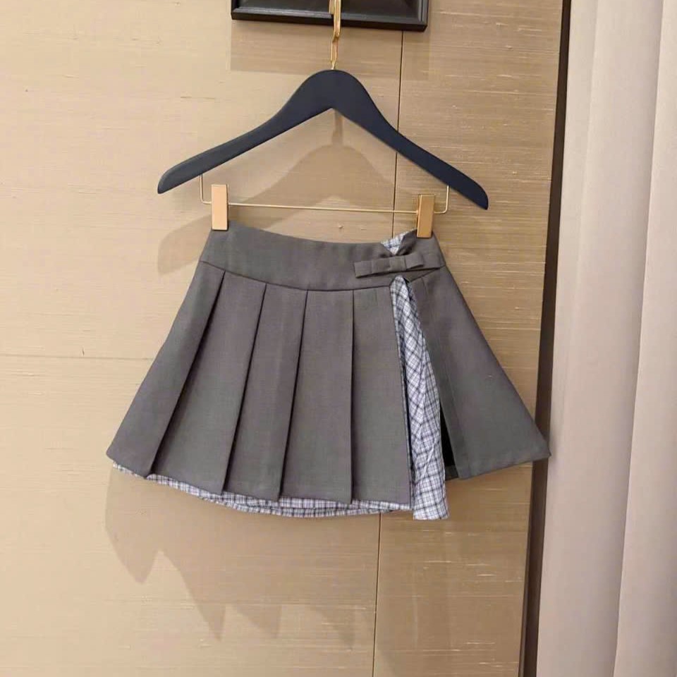 Combo áo thun cổ bẻ váy ngắn xếp ly phối màu Miu Miu 19