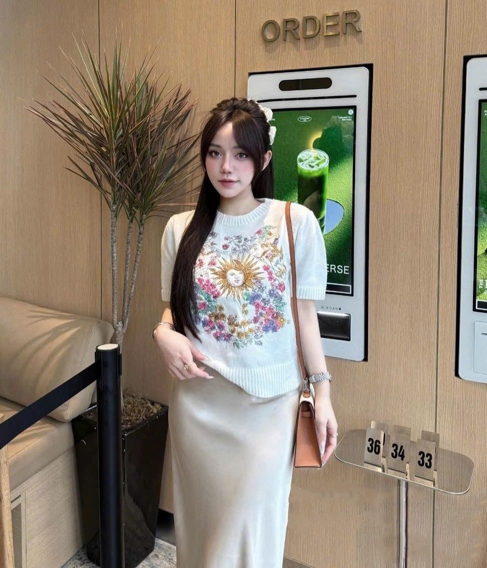Áo thun len dệt kim nữ Dior họa tiết thêu limited 4