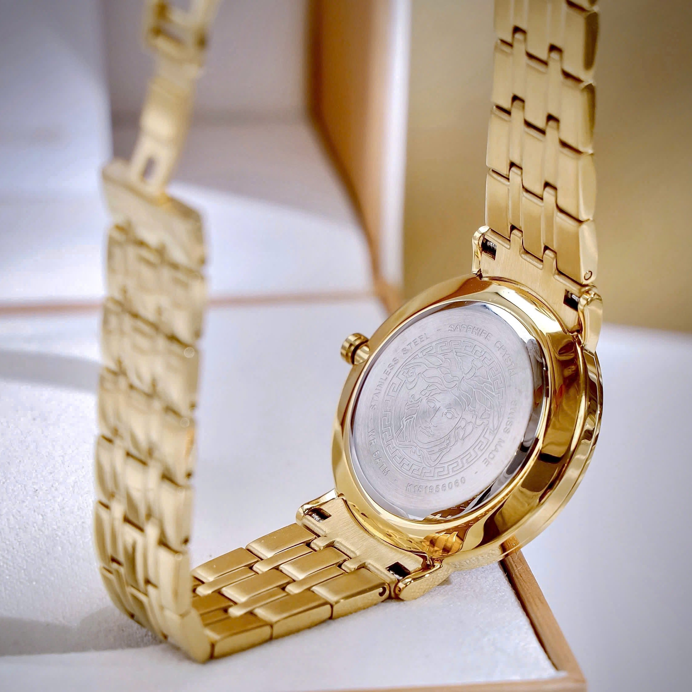 Đồng hồ đeo tay nữ Versace V-Eternal Lady Bracelet Watch VEJL00722 2