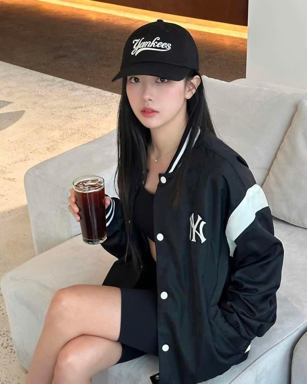 Áo Khoác unisex Bomber New Era Yankees Varsity Jacket Black 8