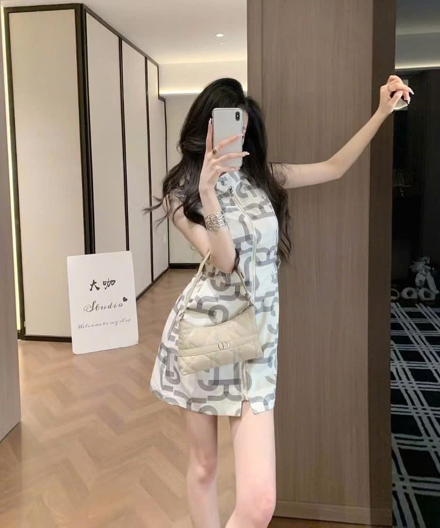 Áo đầm sát nách Hermes 2