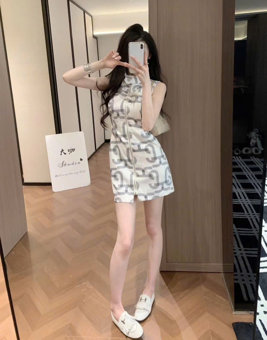 Áo đầm sát nách Hermes 4