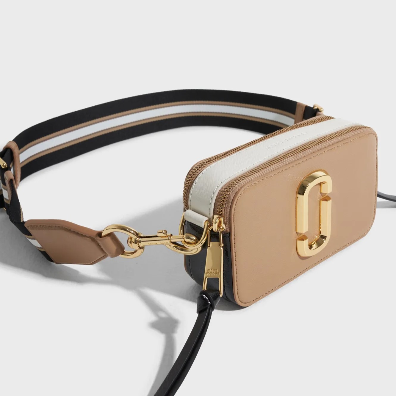 Túi đeo chéo Marc Jacobs màu nâu The Snapshot Small Camera Bag Camel Multi 2S3HCR500H03 2