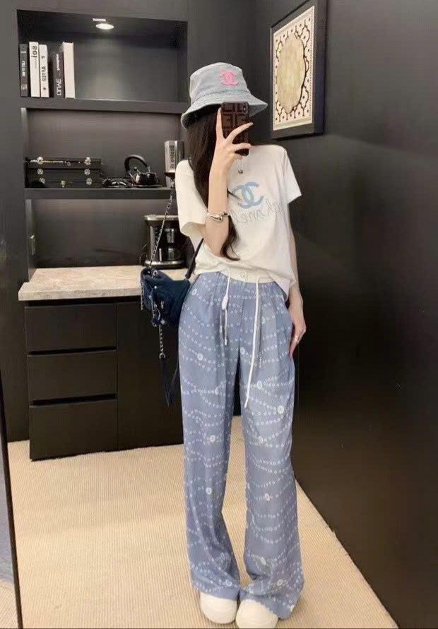 Combo bộ nữ áo thun trắng quần dài xanh dương Chanel 6