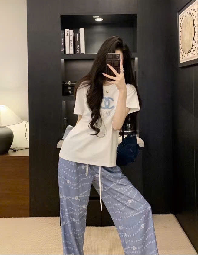 Combo bộ nữ áo thun trắng quần dài xanh dương Chanel 7