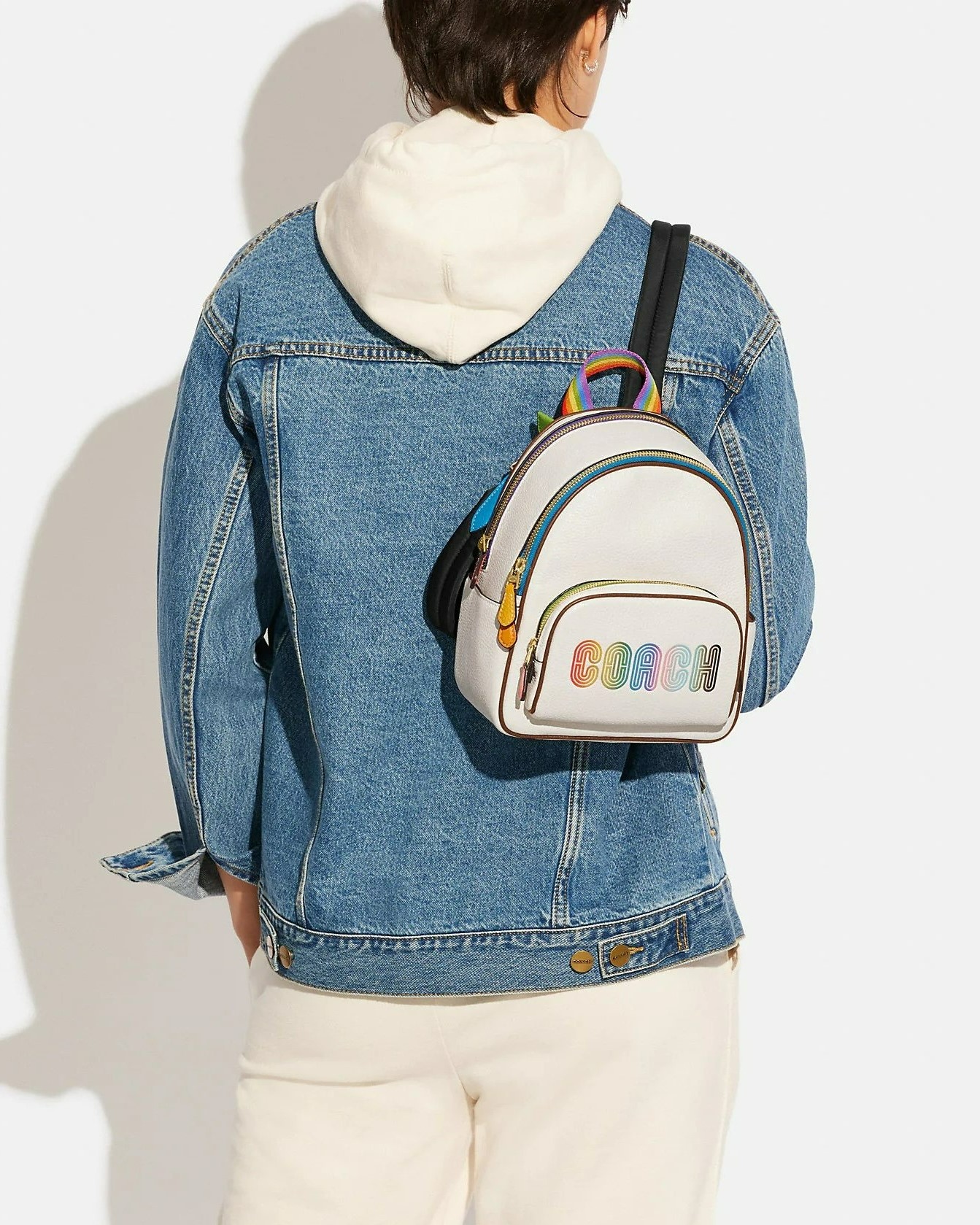 BALO HỌA TIẾT CẦU VỒNG NỮ COACH MINI COURT BACKPACK WITH RAINBOW 2