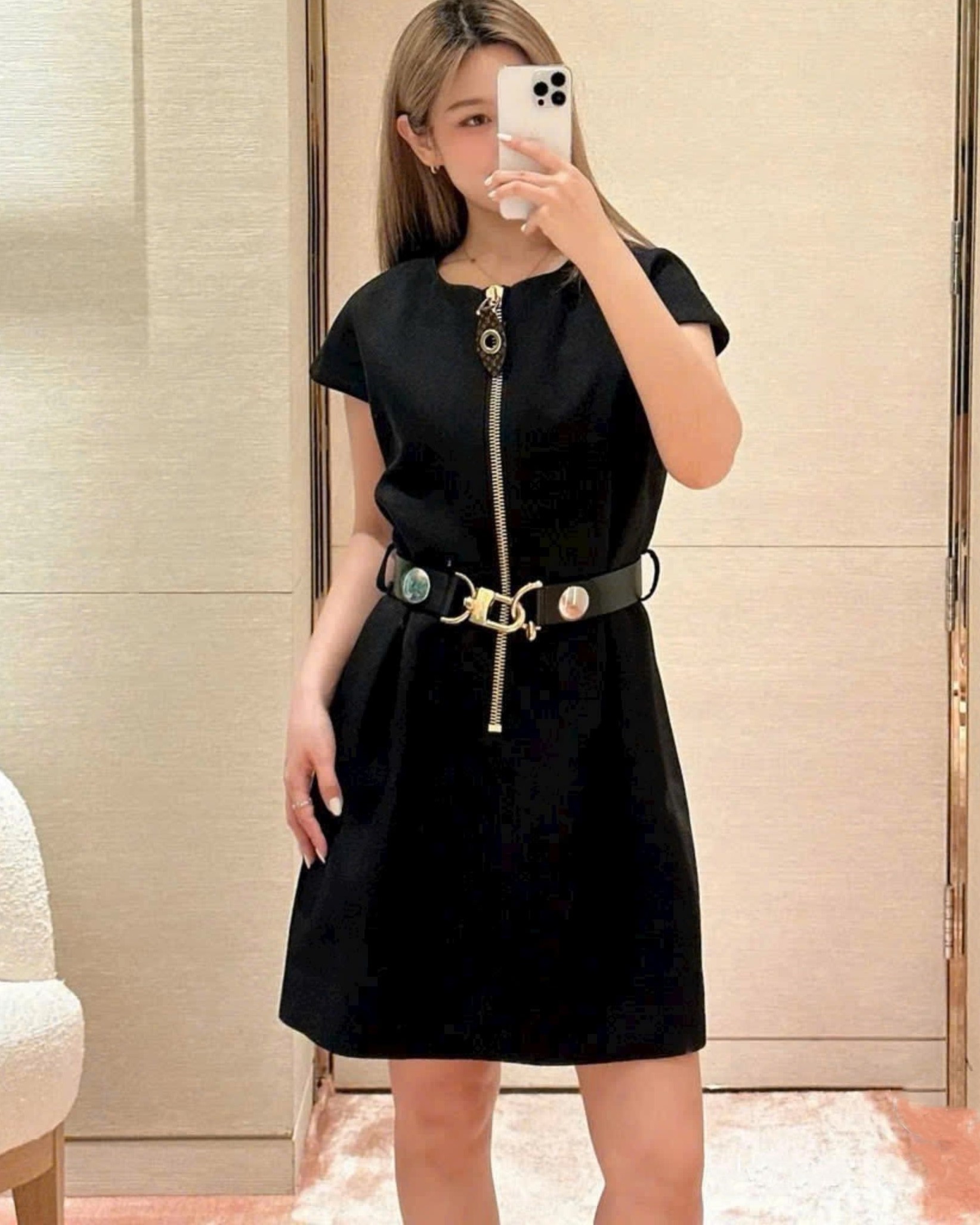 Áo đầm nữ Louis Vuitton XXL Detail Cap Sleeve Dress 1ABQRC 7