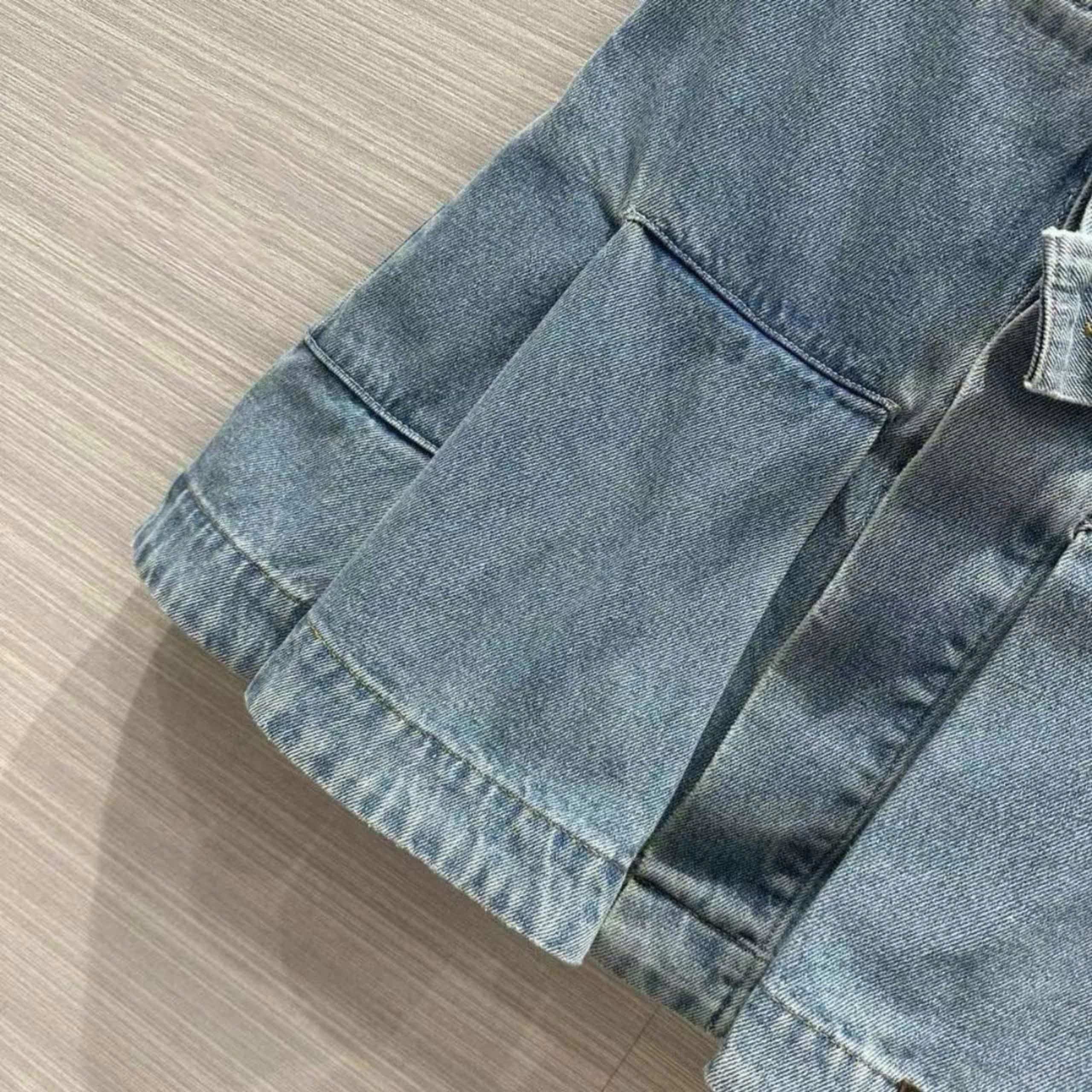 Váy ngắn nữ Jeans LV Louis Vuitton Denim Button Tab Pleat Skirt 1AFLXO 13